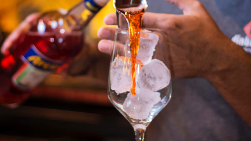 Cocktail Recipe: How To Make A Delightfully Refreshing Aperol Spritz photo