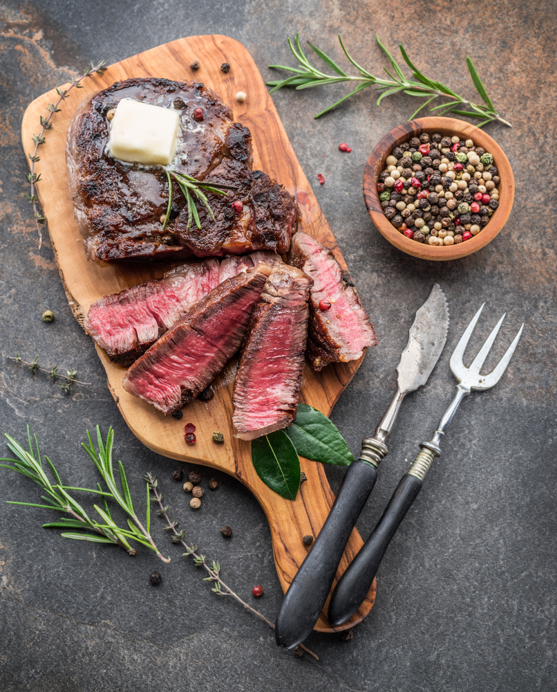 3 Keys To Choosing The Best Steak Knives For Your Kitchen photo