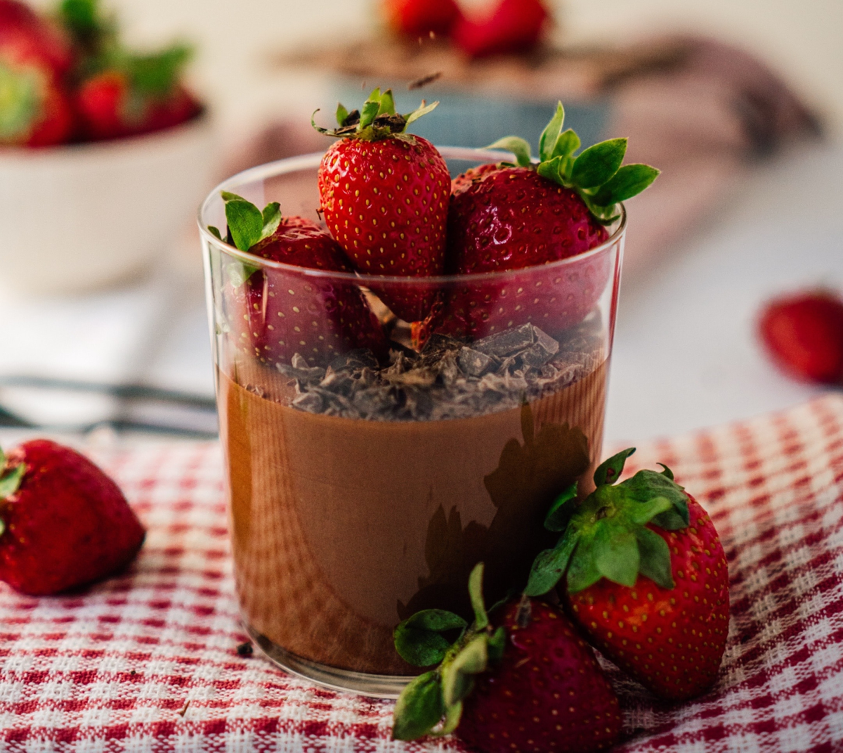 Eggless Chocolate Mousse In Just Five Minutes photo